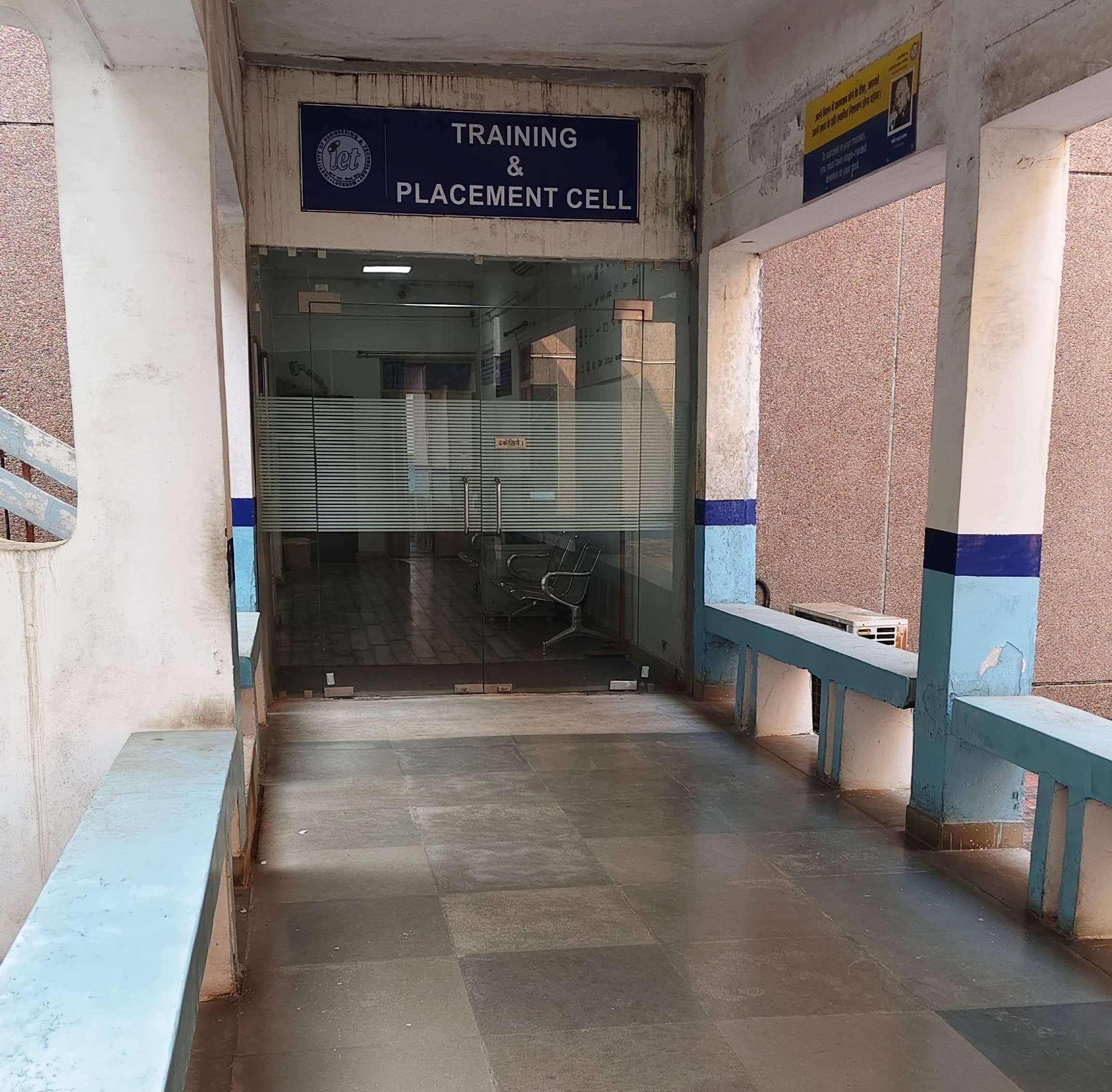 IET Lucknow Academic  Building photo 21